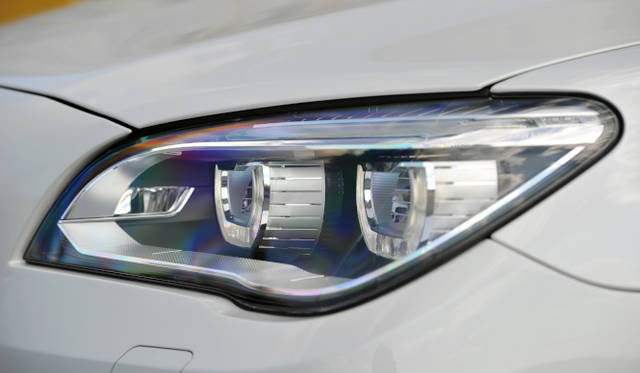 <strong>BMW 7 series｜ビー・エム・ダブリュー 7シリーズ</strong>　750i