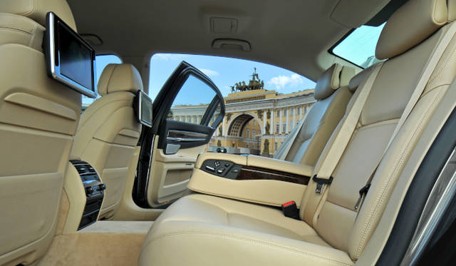 <strong>BMW 7 series｜ビー・エム・ダブリュー 7シリーズ</strong>　750Li