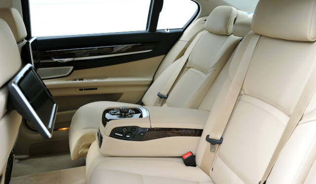 <strong>BMW 7 series｜ビー・エム・ダブリュー 7シリーズ</strong>　750Li