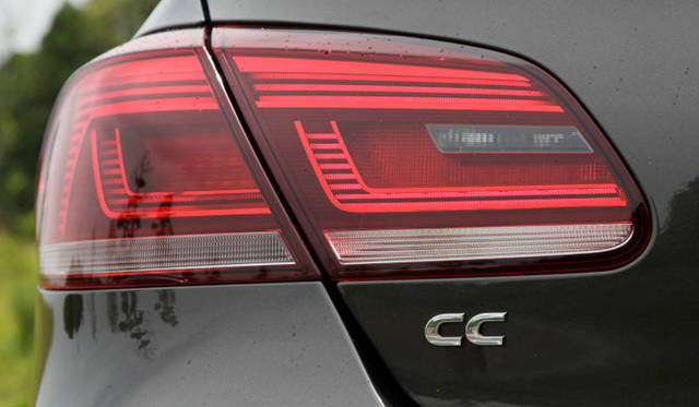 <strong>Volkswagen CC｜フォルクスワーゲン CC</strong><br />テールライトにもLEDを使用