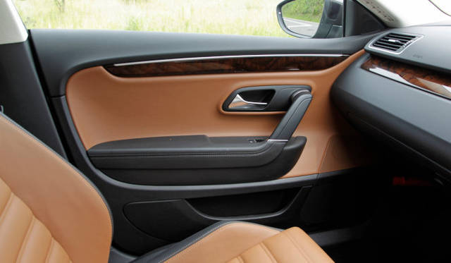 <strong>Volkswagen CC｜フォルクスワーゲン CC</strong>