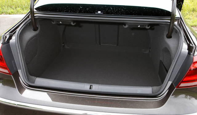 <strong>Volkswagen CC｜フォルクスワーゲン CC</strong>