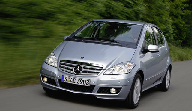 <strong>Mercedes-Benz A Class｜メルセデス・ベンツ A クラス</strong>　先代Aクラス