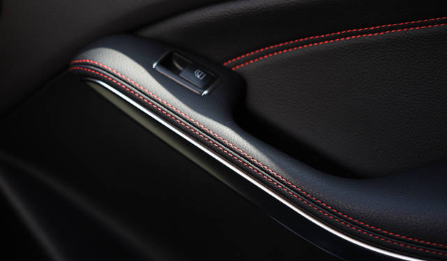 <strong>Mercedes-Benz A Class｜メルセデス・ベンツ A クラス</strong>