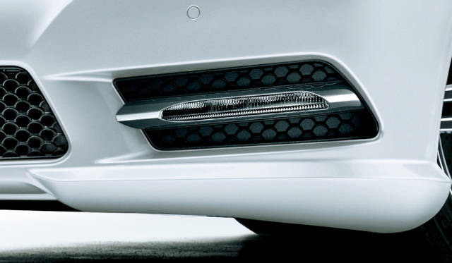 <strong>Mercedes-Benz E300 BlueEFFICIENCY AVANTGARDE Limited<br />Mercedes-Benz E350 BlueTEC AVANTGARDE Limited <br />メルセデス・ベンツE300 ブルーエフィシェンシー アバンギャルド リミテッド<br />メルセデス・ベンツE350 ブルーテック アバンギャルド リミテッド</strong> 