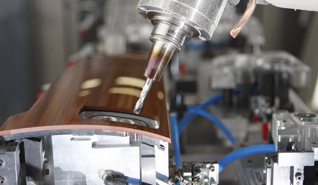 <strong>ROLLS-ROYCE｜ロールス・ロイス</strong>