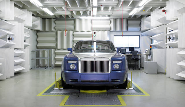 <strong>ROLLS-ROYCE｜ロールス・ロイス</strong>