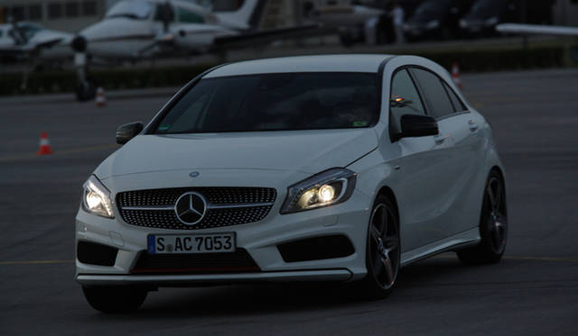 <strong>Mercedes-Benz A-class｜メルセデス・ベンツ Aクラス</strong><br />クローズドコースで試乗したのは、エンジニアド・バイ・AMGである「A250スポーツ」