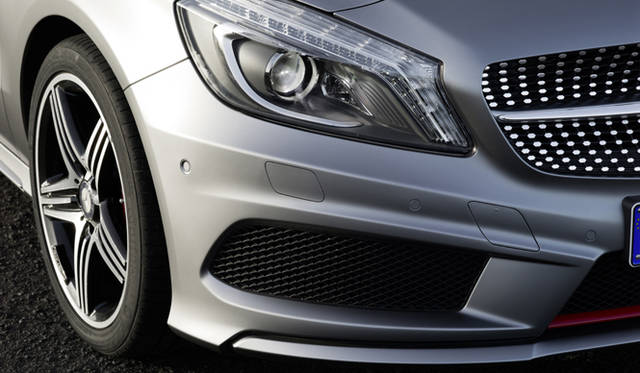 <strong>Mercedes-Benz A-class｜メルセデス・ベンツ Aクラス</strong><br />「A250スポーツ」や「A220CDIスポーツ」は、フロントバンパーが専用品になる