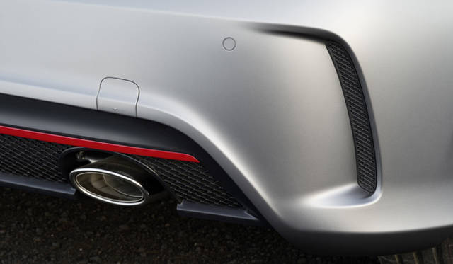 <strong>Mercedes-Benz A-class｜メルセデス・ベンツ Aクラス</strong><br />「A250スポーツ」や「A220CDIスポーツ」はリヤバンパーも専用品に