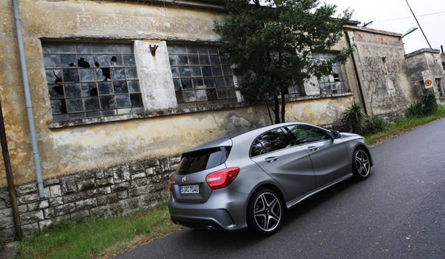 <strong>Mercedes-Benz A-class｜メルセデス・ベンツ Aクラス</strong>