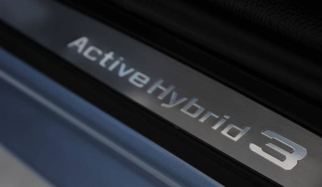 <strong>BMW Active Hybrid 3｜ビー・エム・ダブリューアクティブハイブリッド 3</strong>　専用のドアシルプレート