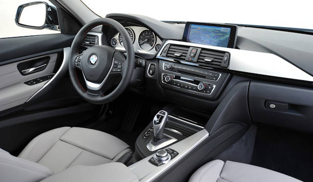 <strong>BMW Active Hybrid 3｜ビー・エム・ダブリューアクティブハイブリッド 3</strong>　インテリア写真は本国仕様