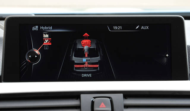 <strong>BMW Active Hybrid 3｜ビー・エム・ダブリューアクティブハイブリッド 3</strong>　加速時