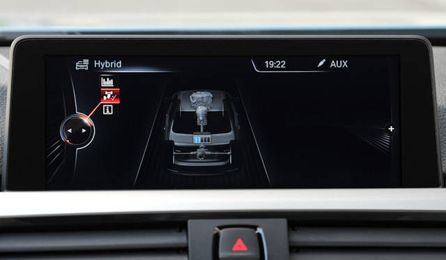 <strong>BMW Active Hybrid 3｜ビー・エム・ダブリューアクティブハイブリッド 3</strong>　停車時