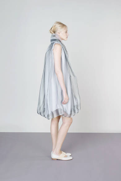 　2013年春夏プレコレクション　© 2012 ISSEY MIYAKE INC.