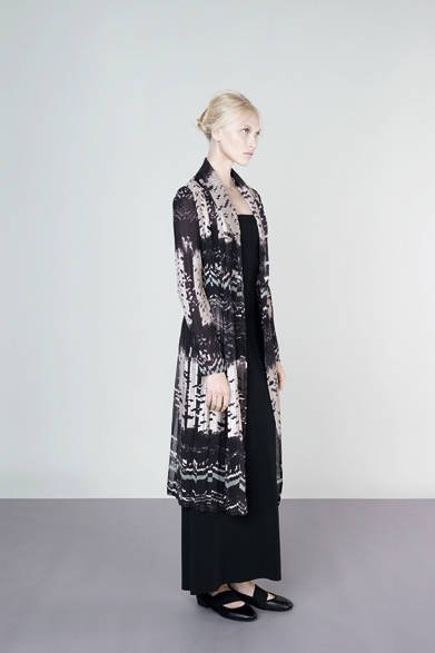 　2013年春夏プレコレクション　© 2012 ISSEY MIYAKE INC.