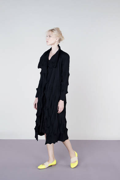 　2013年春夏プレコレクション　© 2012 ISSEY MIYAKE INC.