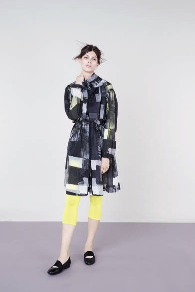 　2013年春夏プレコレクション　© 2012 ISSEY MIYAKE INC.