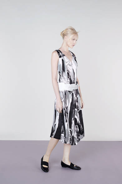 　2013年春夏プレコレクション　© 2012 ISSEY MIYAKE INC.