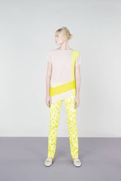 　2013年春夏プレコレクション　© 2012 ISSEY MIYAKE INC.