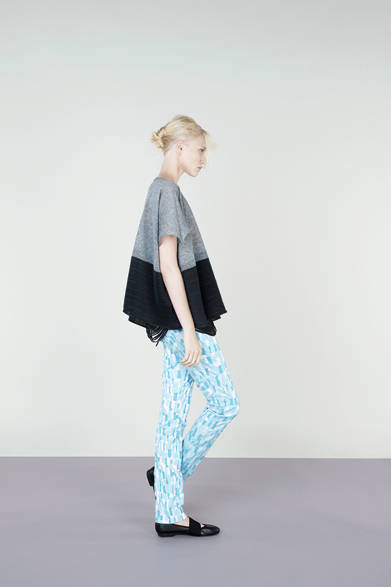 　2013年春夏プレコレクション　© 2012 ISSEY MIYAKE INC.