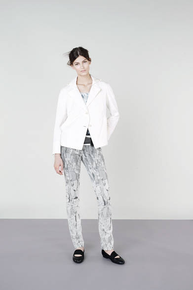 　2013年春夏プレコレクション　© 2012 ISSEY MIYAKE INC.