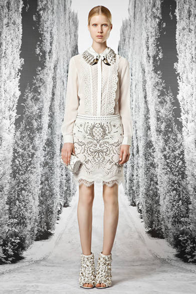 　2013年春夏プレコレクション