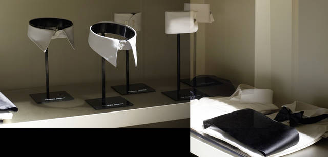 <strong>GIORGIO ARMANI｜ジョルジオ アルマーニ</strong><br />「メイド トゥ メジャー」の部屋にはオーダー見本として、いくつものカラーやカフスなどが置かれる。タキシードも対応