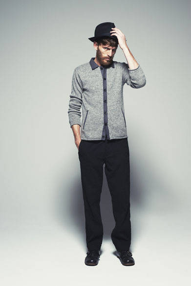 <strong>The Letters｜レターズ</strong>　2012-13年秋冬コレクション　Shetland Front Botton Knit 3万1500円、Jacquard Rib Tank 1万2600円、Oil Cut Trousers 4万7250円、Soft Hat 2万8350円