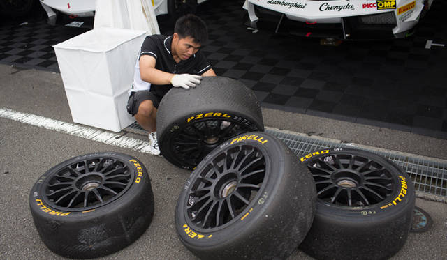 <strong>Lamborghini Blancpain Super Trofeo｜ランボルギーニ・ブランパン・スーパートロフェオ</strong>