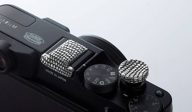 <strong>JAY TSUJIMURA｜ジェイ・ツジムラ</strong>　Premium Collection 「Premium Lizard」 ホットシューカバーとソフトレリーズ