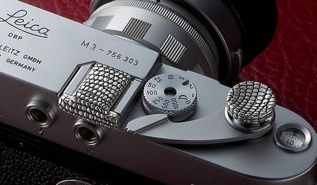 <strong>JAY TSUJIMURA｜ジェイ・ツジムラ</strong>　Premium Collection 「Premium Lizard」 ホットシューカバーとソフトレリーズ