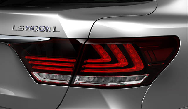 <strong>LEXUS LS600h｜レクサス LS600h</strong>