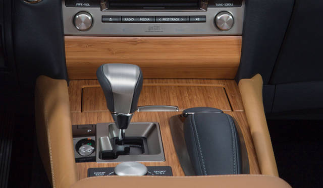 <strong>LEXUS LS600h｜レクサス LS600h</strong>