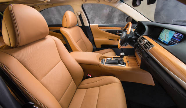 <strong>LEXUS LS600h｜レクサス LS600h</strong>