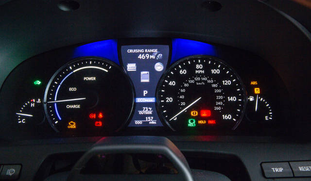 <strong>LEXUS LS600h｜レクサス LS600h</strong>