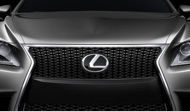 <strong>LEXUS LS460 F Sport｜レクサス LS460 Fスポーツ</strong>