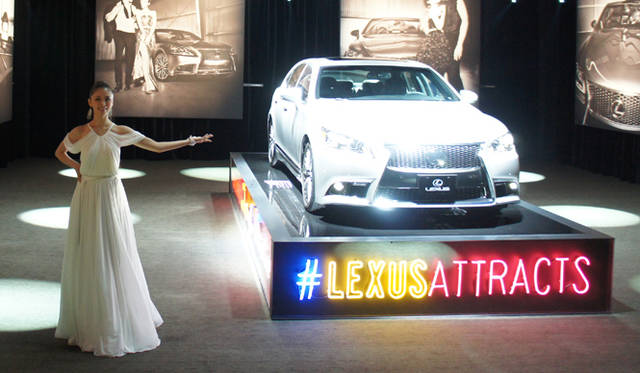 <strong>LEXUS LS｜レクサス LS</strong><br />森理世さんとレクサスLS