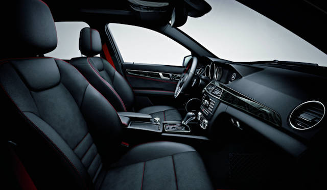 <strong>Mercedes-Benz C-Class Avantgarde｜メルセデス・ベンツCクラス アバンギャルド</strong>