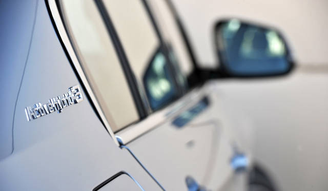 <strong>BMW ActiveHybrid 3｜ビー・エム・ダブリュー アクティブ ハイブリッド 3</strong>