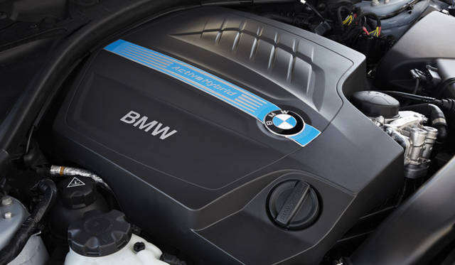 <strong>BMW ActiveHybrid 3｜ビー・エム・ダブリュー アクティブ ハイブリッド 3</strong></br>最高出力はシステムトータルで 250kW（340ps）のパワーを発揮し、電気モーターが駆動力をアシストするブースト機能により、僅か5.3 秒で時速100km/hに達する。