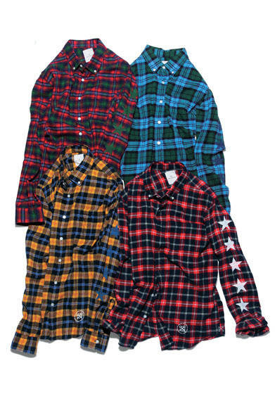 <strong>SOPH.｜ソフ</strong>　フランネルチェックタイプも4色を展開するファイブスターシャツ。肌なじみの良い柔らかな風合いにやや褪せたスターモチーフと、ユーズド感ある仕上がり。各2万4150円（uniform experiment）