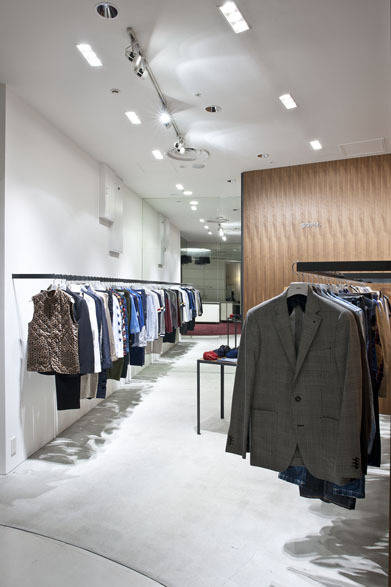 <strong>SOPH.｜ソフ</strong>　うめだ阪急メンズ館2階「SOPH.」