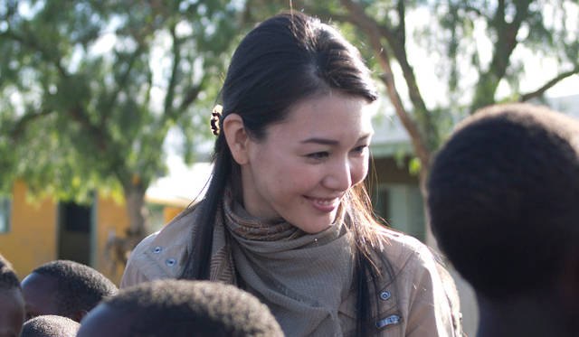 <strong>国連WFPの学校給食プログラム</strong>　今回、給食支援の現場のひとつで、食糧不足の危機に直面しているタンザニアの小学校を訪問　©Mayumi.R