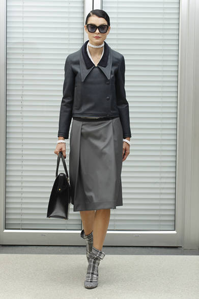 　2013年春夏プレコレクション　© Dan and Corina Lecca