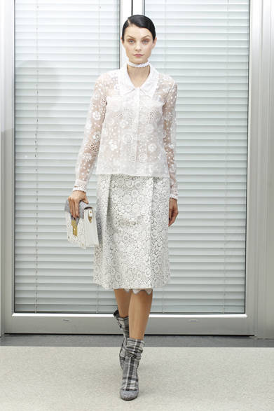 　2013年春夏プレコレクション　© Dan and Corina Lecca