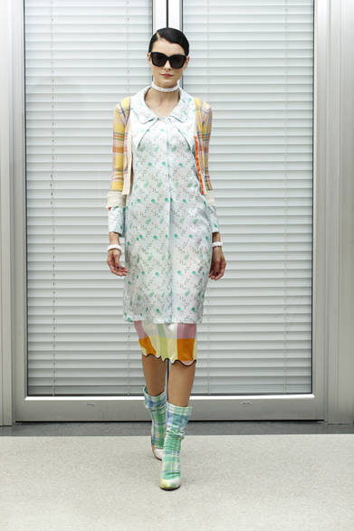 　2013年春夏プレコレクション　© Dan and Corina Lecca