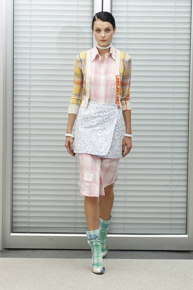 　2013年春夏プレコレクション　© Dan and Corina Lecca