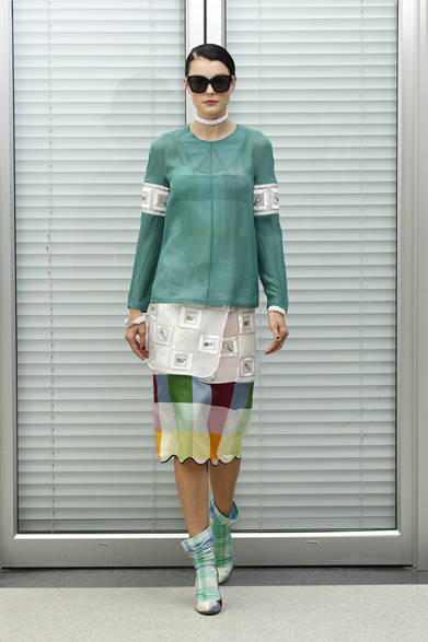 　2013年春夏プレコレクション　© Dan and Corina Lecca